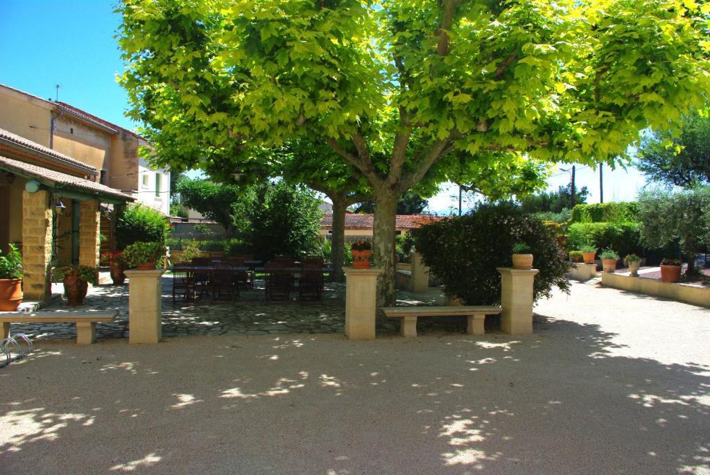 Le Mas De L'Amandier Saint-Saturnin-les-Avignon ห้อง รูปภาพ
