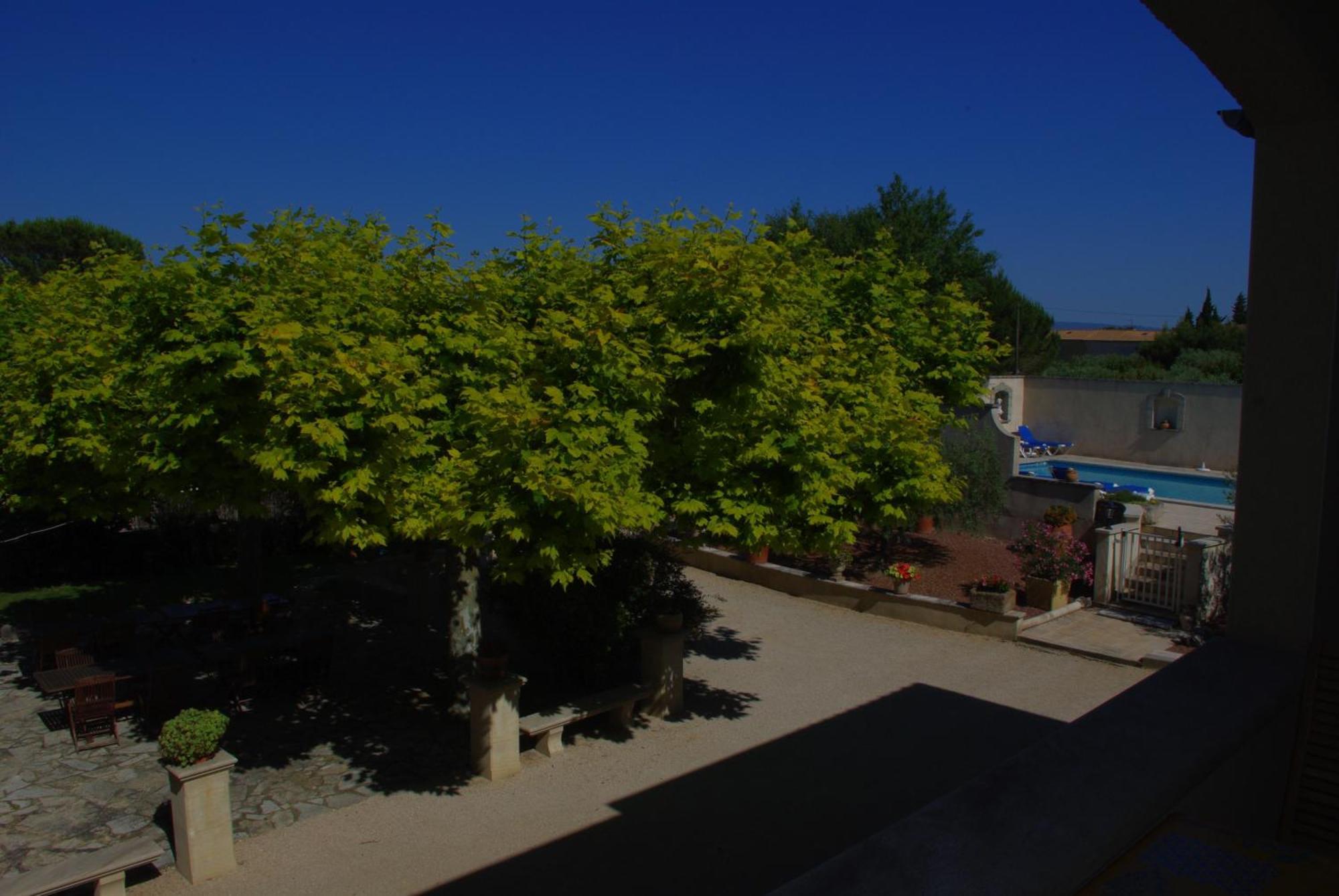 Le Mas De L'Amandier Saint-Saturnin-les-Avignon ภายนอก รูปภาพ