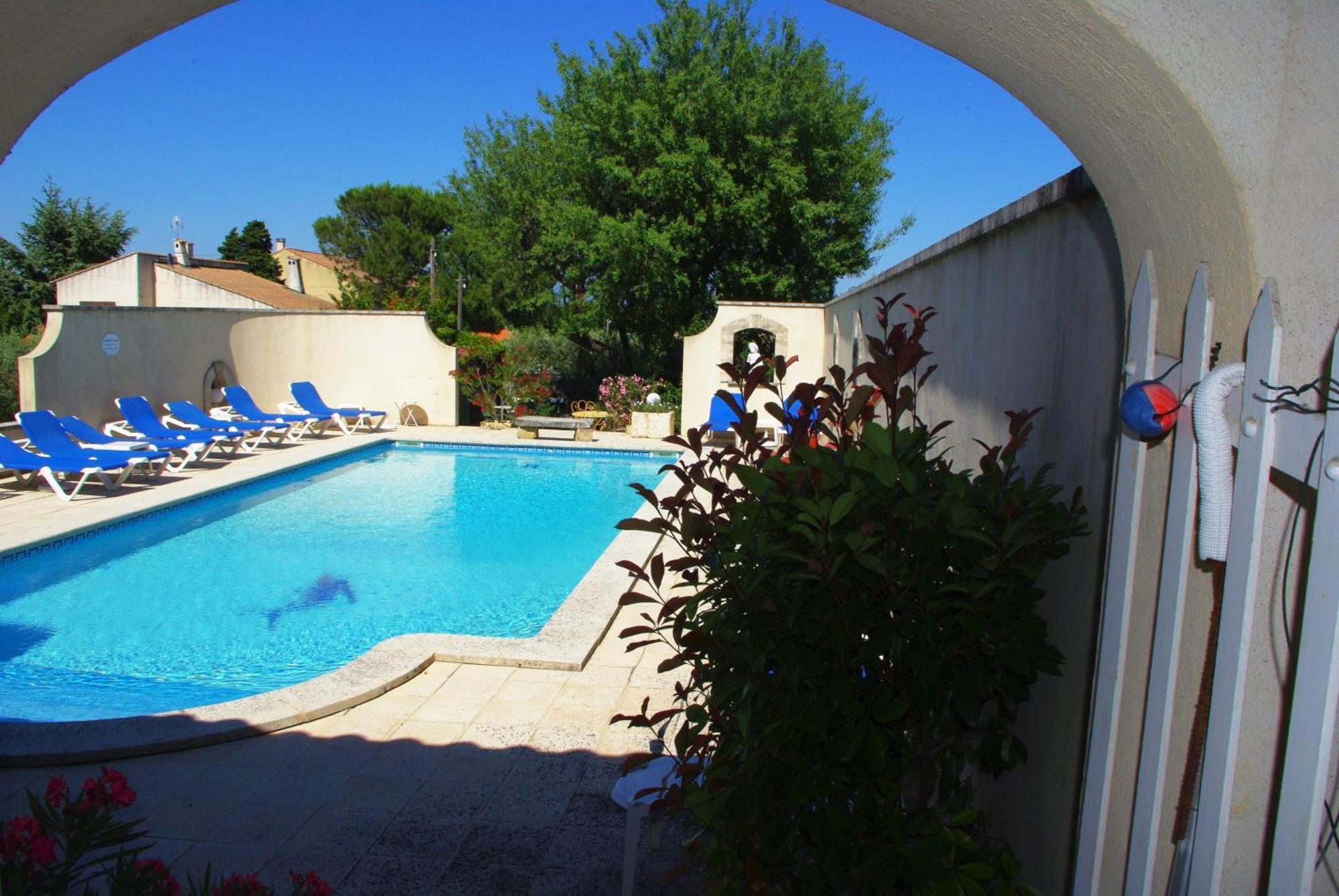 Le Mas De L'Amandier Saint-Saturnin-les-Avignon ภายนอก รูปภาพ