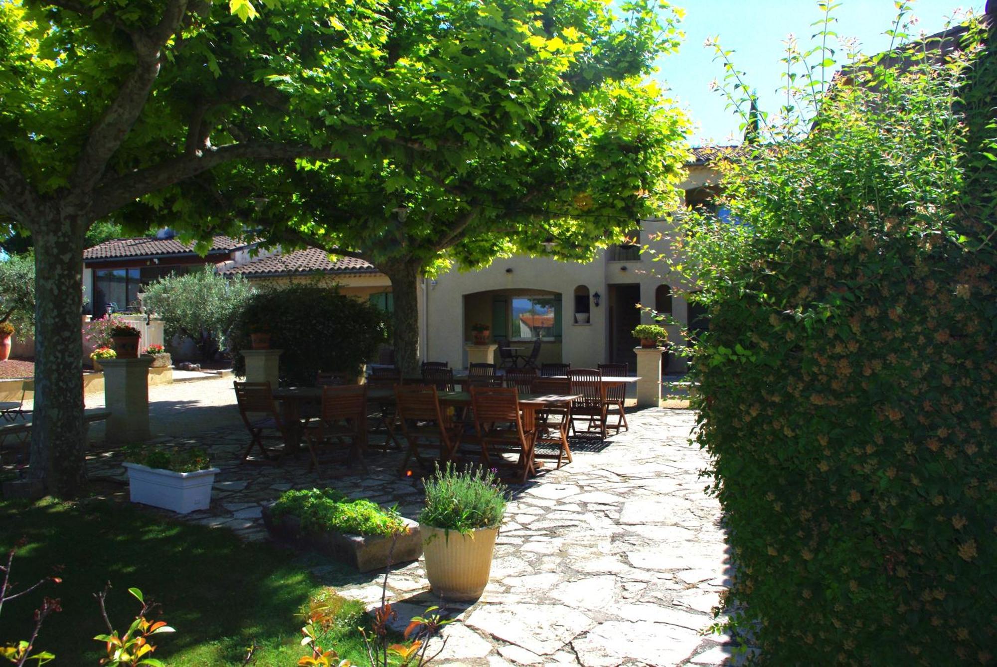 Le Mas De L'Amandier Saint-Saturnin-les-Avignon ภายนอก รูปภาพ