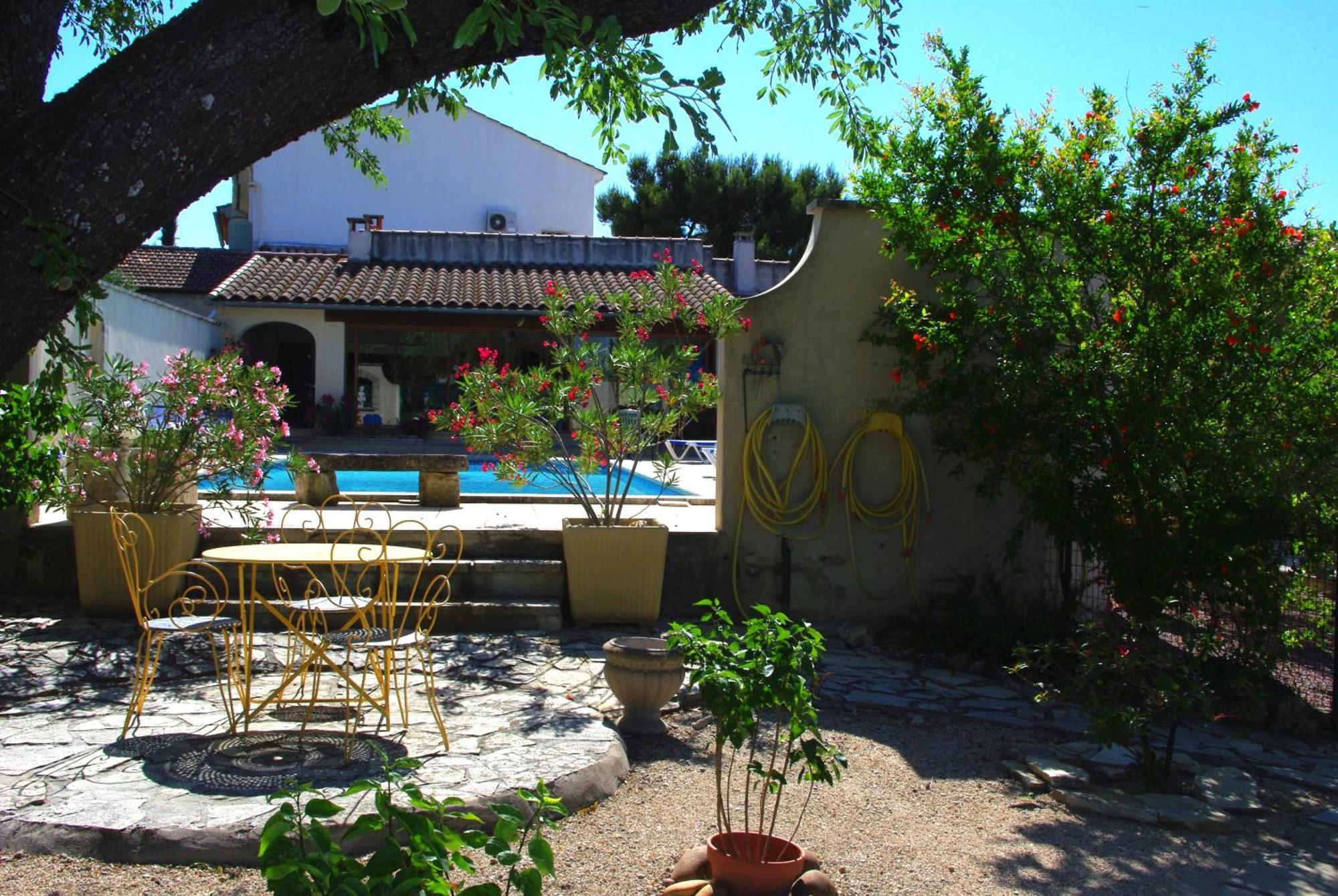 Le Mas De L'Amandier Saint-Saturnin-les-Avignon ภายนอก รูปภาพ