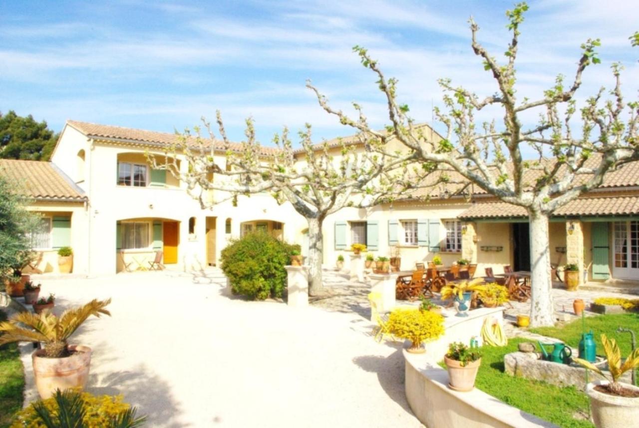 Le Mas De L'Amandier Saint-Saturnin-les-Avignon ภายนอก รูปภาพ
